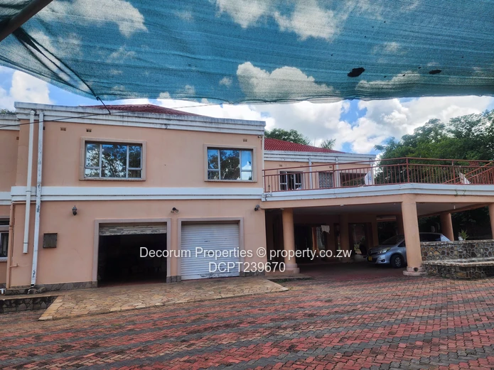 Stately Borrowdale 6-Bed Home — Pool, Borehole & Gardens