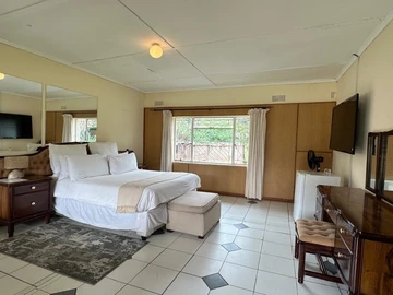 Hotel & Lodge