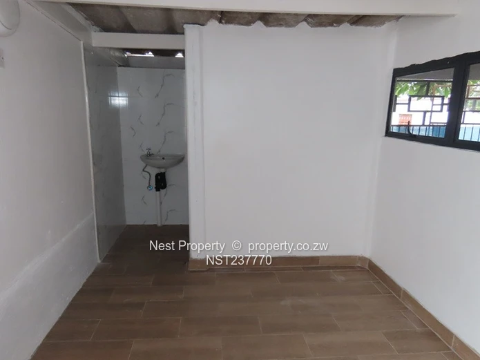 Renovated 2 Bed Garden Flat in Greendale! (Sole Mandate)