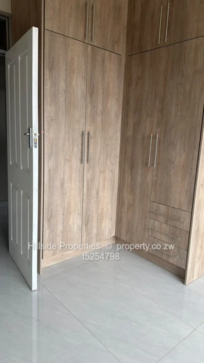 3bedroom apartment Groom bridge  (Sole Mandate)