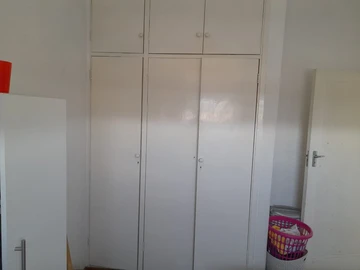 2 Bedroom Flat & Apartment