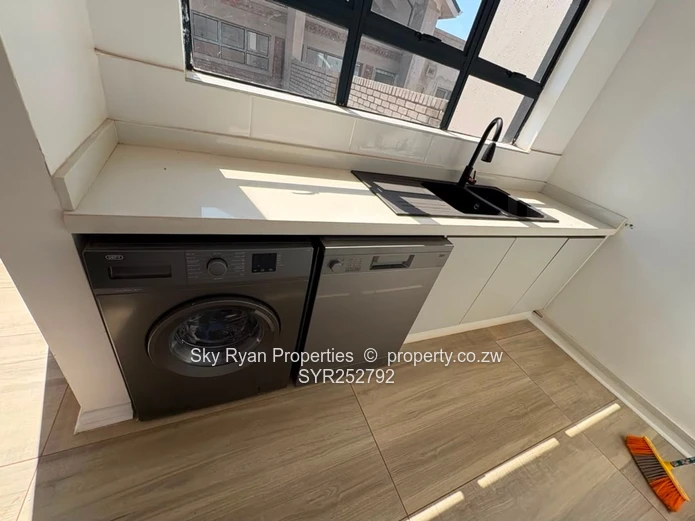 Beautiful Modern Complex – Borrowdale Pomona
