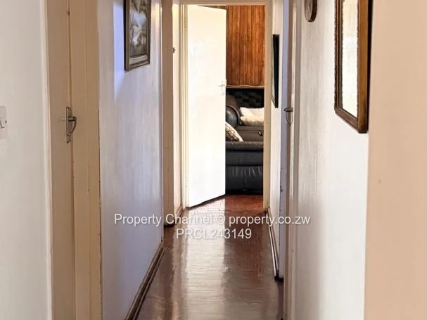 Mabelreign 3-Bed: Walled Yard, Water Tank, Fitted Kitchen