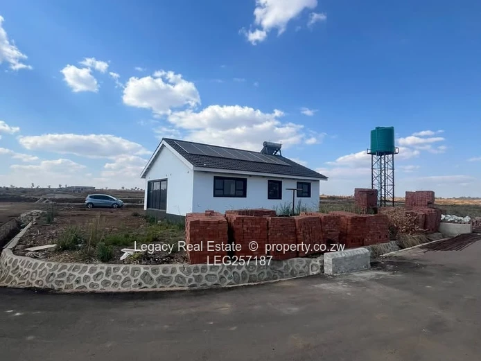588m² Pomona Stand — Tarred Roads, Sewer & a 2bed cottage