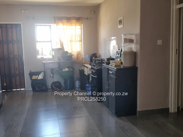 Avonlea - 1021m² Stand With 3 bed Cottage 