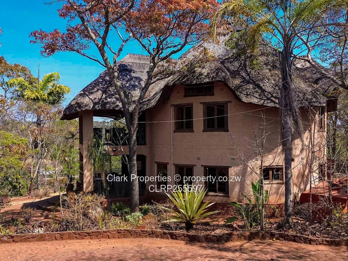 Country Living In The City (Sole Mandate)