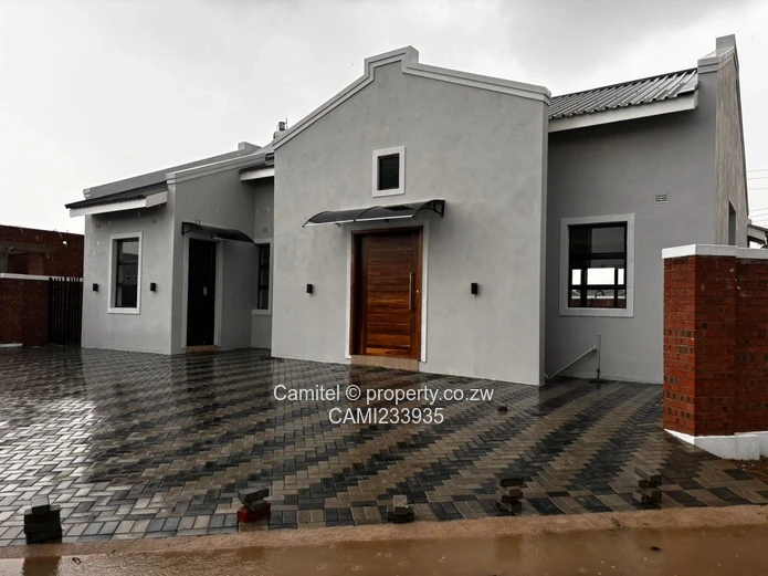 Arlington newly built 3 bed with main ensuite sitting on 580sqm with title clean deed 