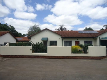Very Neat Property In Well Maintained Complex 