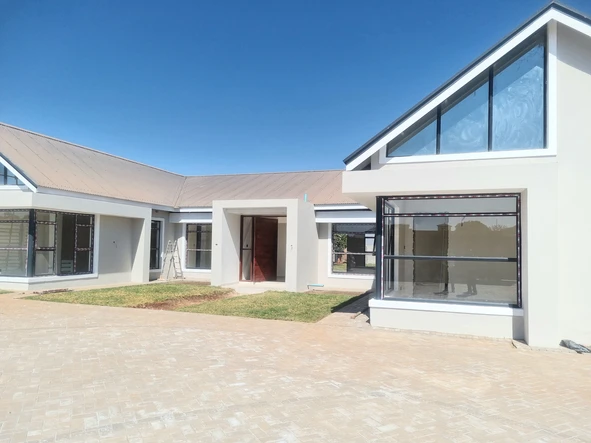 5 Bedroom House