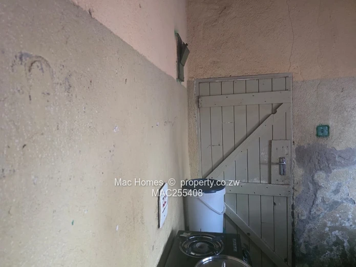 3-Bedroom House For Sale – Zengeza 1, Chitungwiza (Sole Mandate)