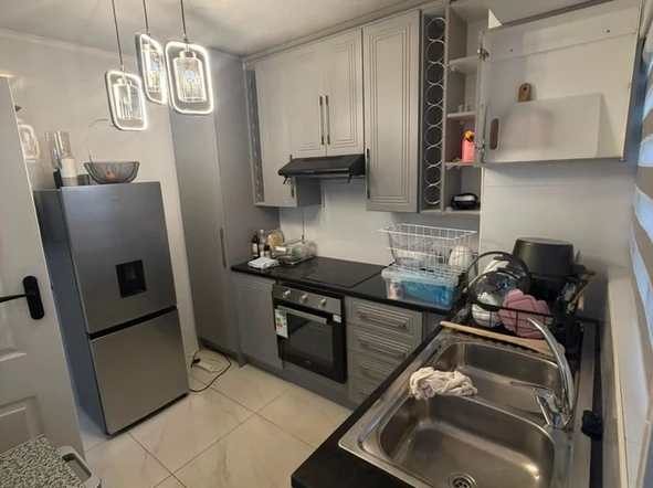 2 Bedroom Flat & Apartment
