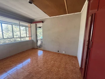 2 Bedroom Flat & Apartment