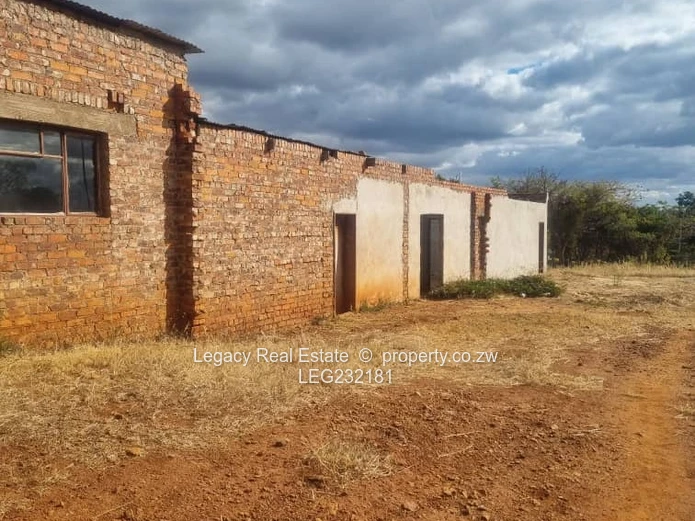 Chishawasha Hills – Corner Stand with Incomplete Double Storey House