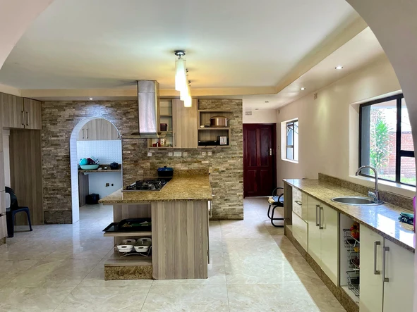 8 Bedroom House