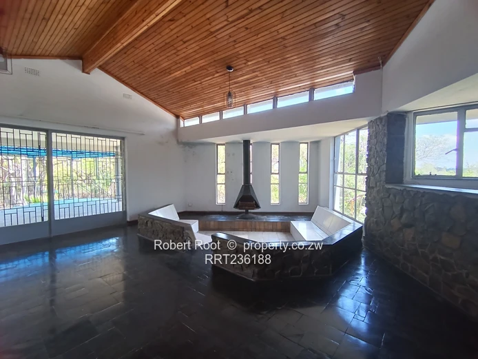 5 bed Commercial and Residential property in Sentosa