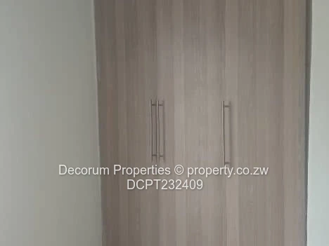 Spacious 2-Bed Strathaven Flat 