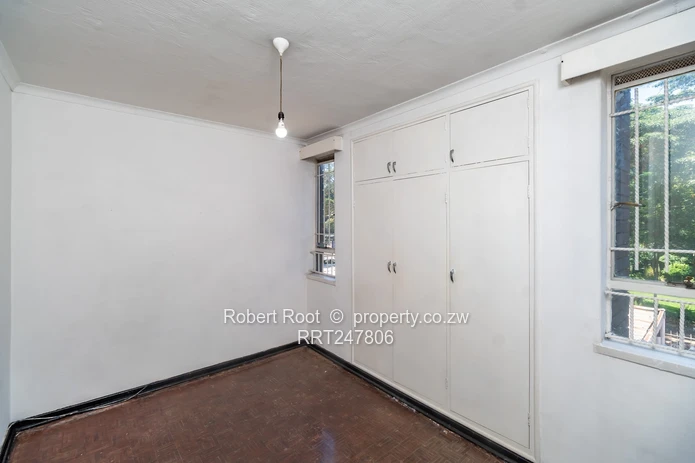 3 bed flat in Avenues