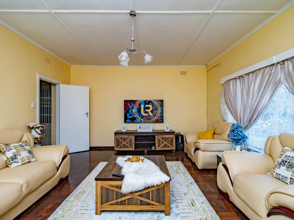 3 Bedroom Flat & Apartment