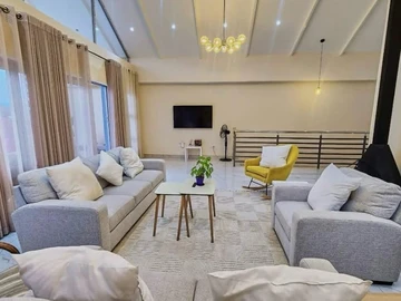 4 Bedroom Flat & Apartment