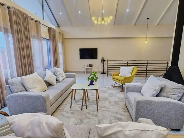 4 Bedroom Flat & Apartment