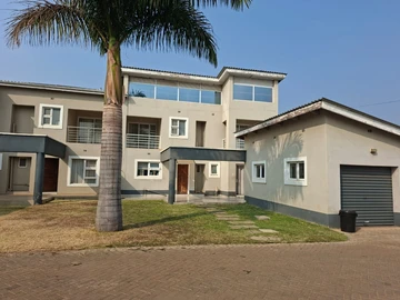 4 Bedroom Flat & Apartment
