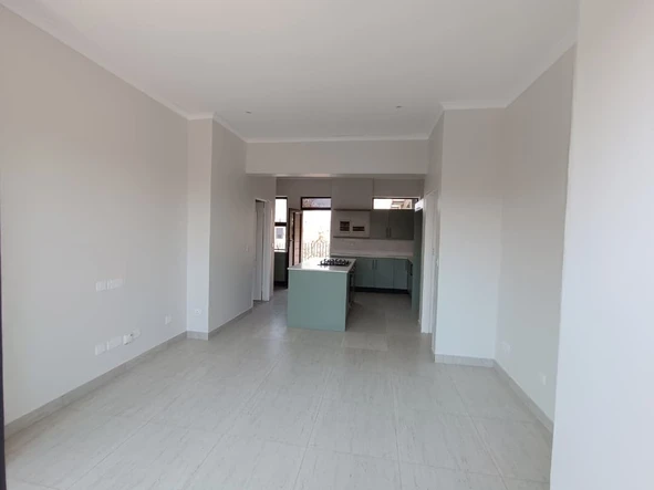 2 Bedroom Flat & Apartment