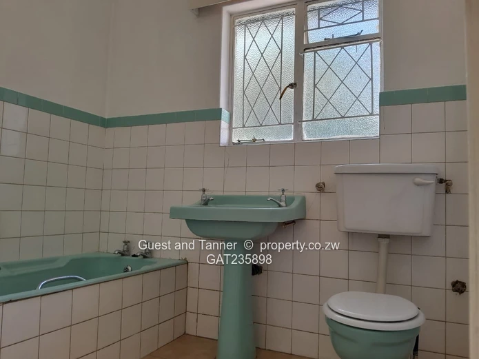 3 Bedroom House for Rent in Hatfield - Rates included