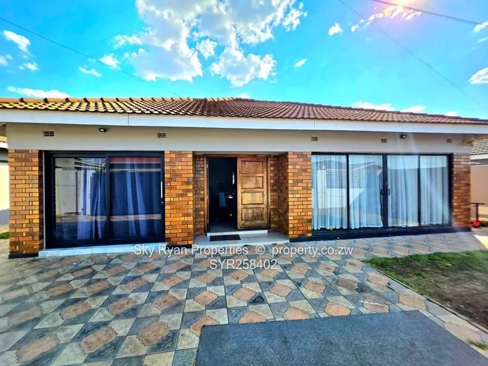 5-Bedroom Family Home For Sale - Madokero ??*