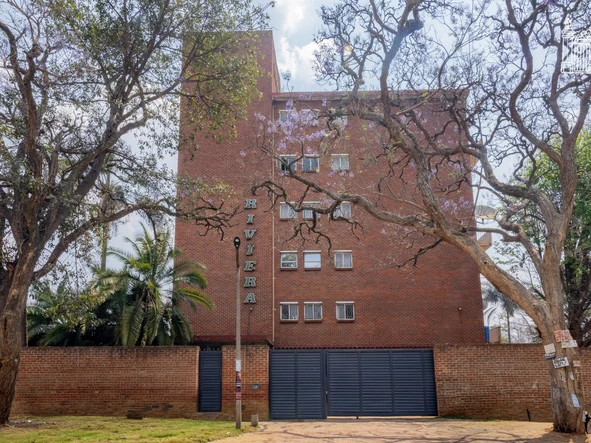 2 Bedroom Flat & Apartment