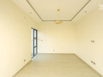 3 Bedroom Flat & Apartment