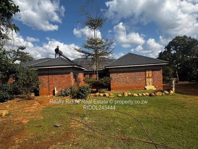 Luxury 4 bed house in Sally Mugabe heights 2000sqm