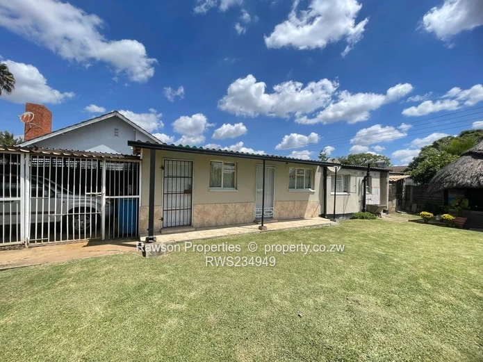 Neat Ashdown Park 3 bedroom House For Sale (Sole Mandate)