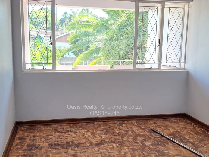 Neat garden flat to let in Avondale West