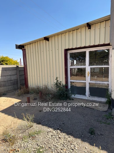Warehouse/factory for rent in Marondera  (Sole Mandate)