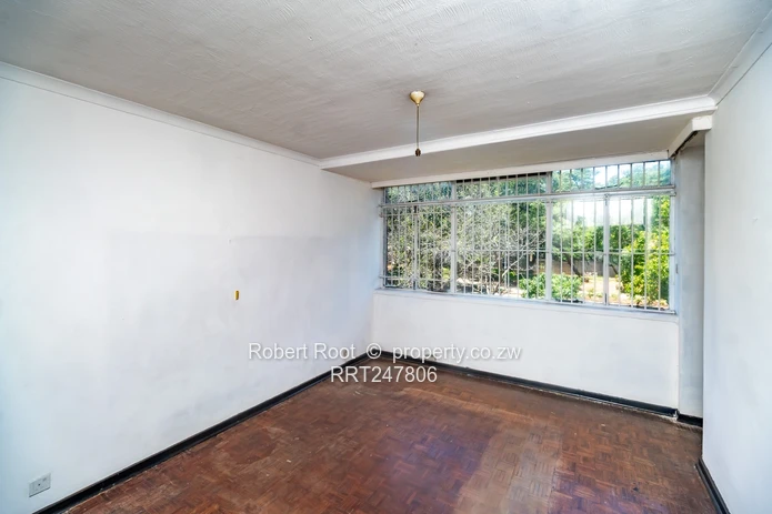 3 bed flat in Avenues