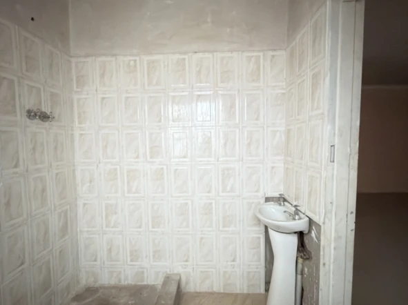 3 Bedroom Flat & Apartment