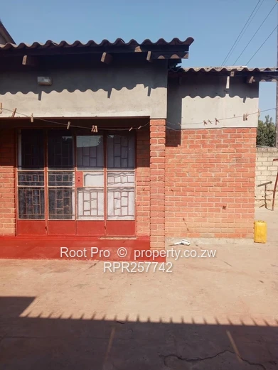 Chitungwiza Unit L house for sale 
