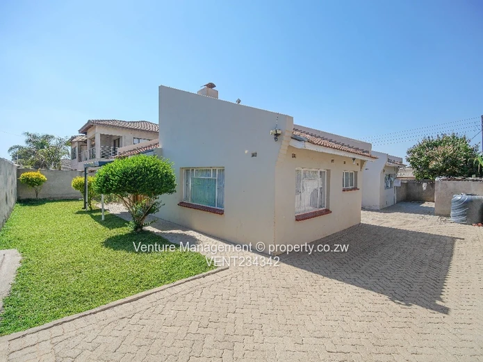 Spacious 4-Bedroom Gem in Zimre Park - $95k