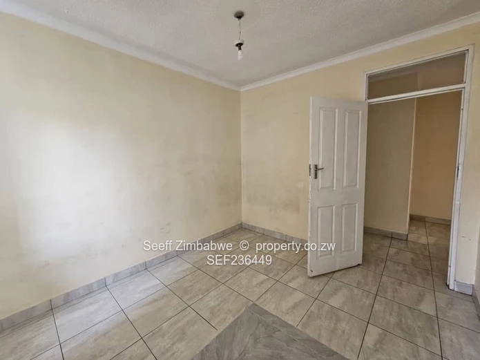 Exclusive 5-Bedroom Residence With Premium Amenities In Monavale 