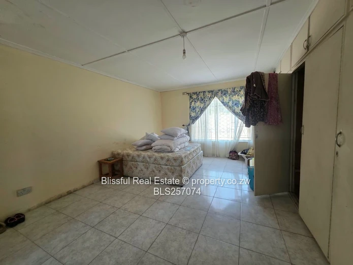 3-bedroom house for rent in Westgate