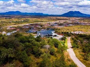 Commercial & Industrial Land