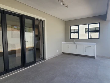 3 Bedroom Flat & Apartment