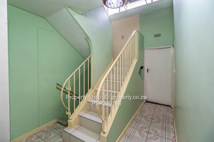 Fully Furnished 3 Bedrooms Garden Flat