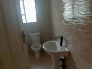 3 Bedroom Flat & Apartment