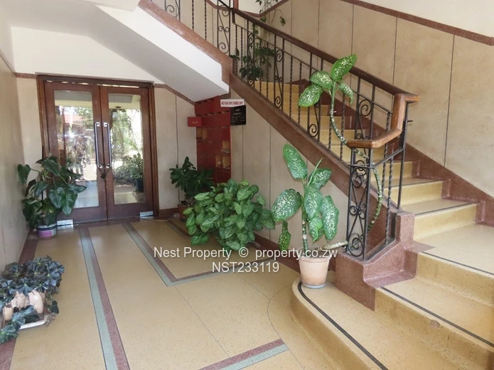 Neat 2 Bedroom Flat -  Avenues! (Sole Mandate)