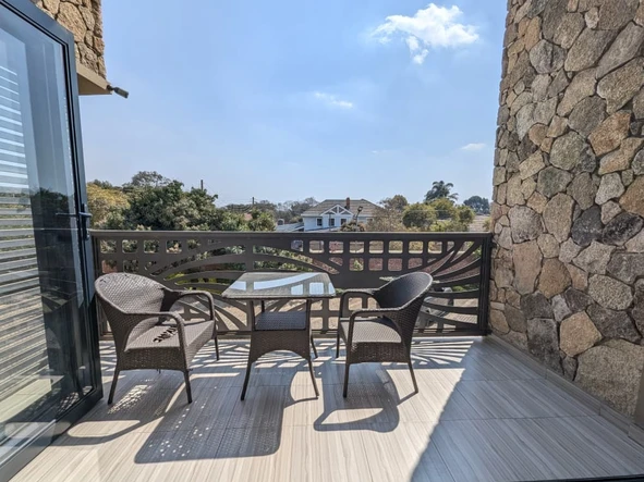 3 Bedroom Flat & Apartment