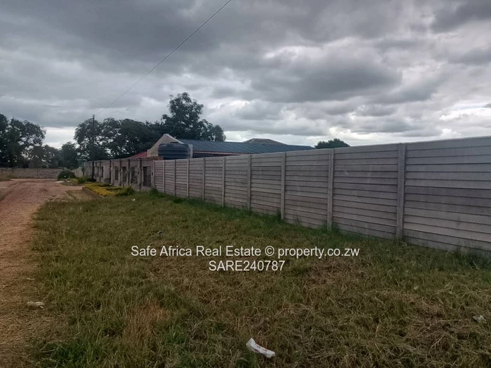 Waterfalls- Induna Prime Neighborhood Spacious Stand