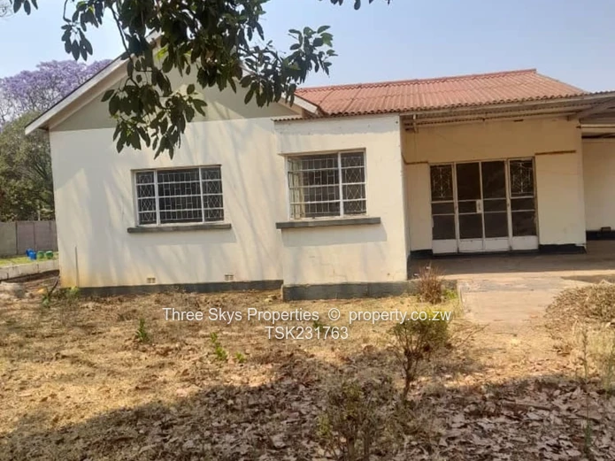 Delapidated House On 6156Sqm