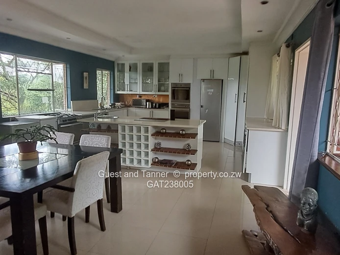 Luxury Glen Lorne House for Sale – 5 Bedrooms, Spa, Solar, Borehole & 7,000 sqm Stand
