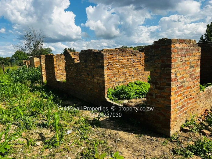 1000sqm stand for sale in Charlotte Brooke with deeds